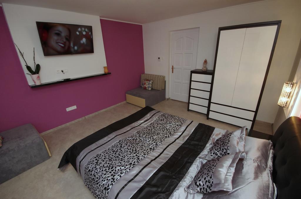 Regina Delux Apartman Gyula Eksteriør billede