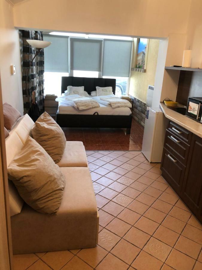 Regina Delux Apartman Gyula Eksteriør billede