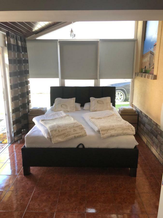 Regina Delux Apartman Gyula Eksteriør billede